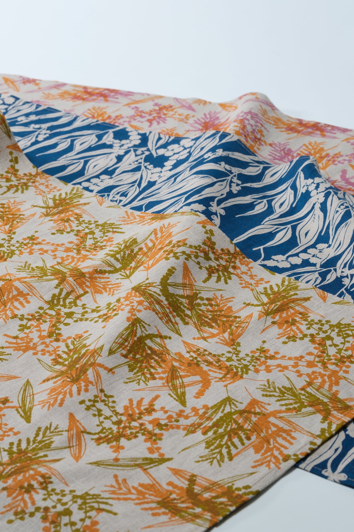 Linen Table Runner - Mixed Wattle